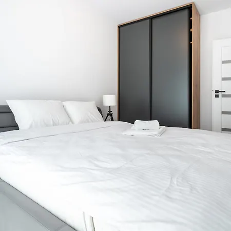 Lejlighed Raciborska 2-bedroom By Bookinghost *