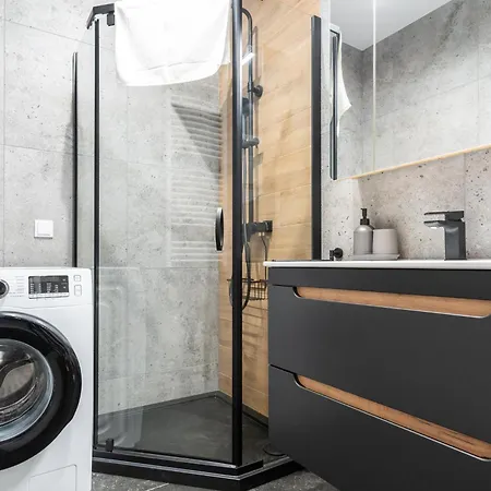 Raciborska 2-bedroom By Bookinghost