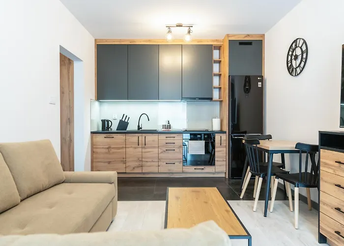 Raciborska 2-bedroom By Bookinghost *