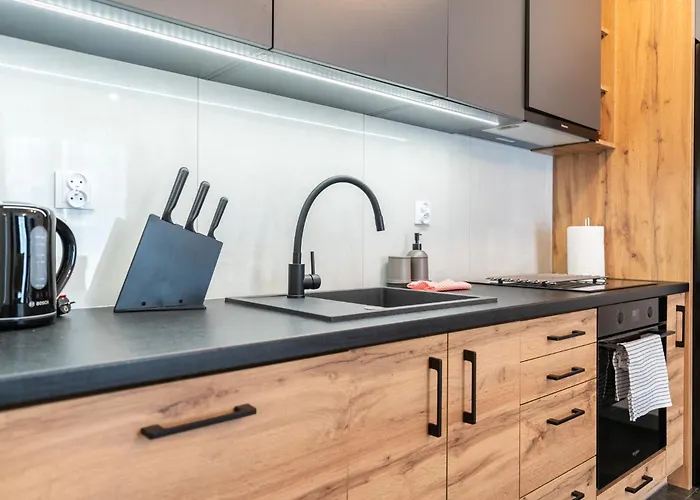 Apartment Raciborska 2-bedroom By Bookinghost