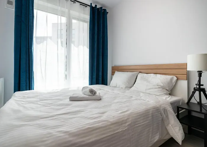 Raciborska 2-bedroom By Bookinghost * Katowice