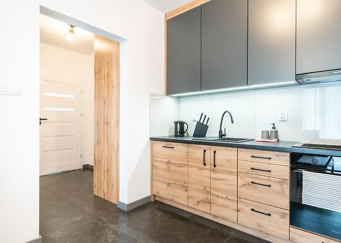 Raciborska 2-bedroom By Bookinghost Apartment *