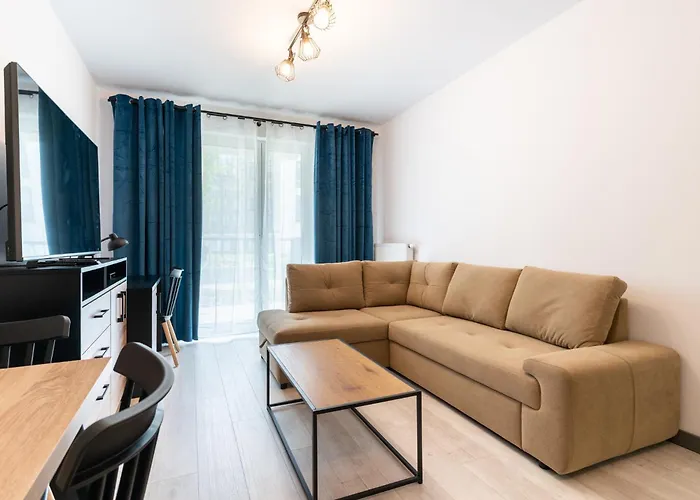 Raciborska 2-bedroom By Bookinghost Apartment *