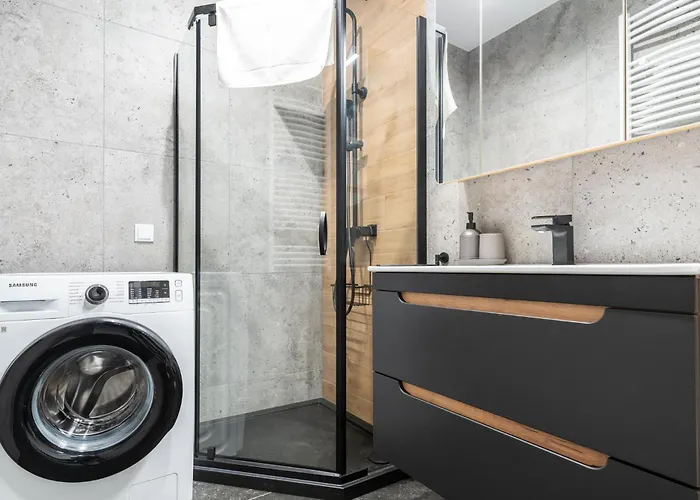 Raciborska 2-bedroom By Bookinghost